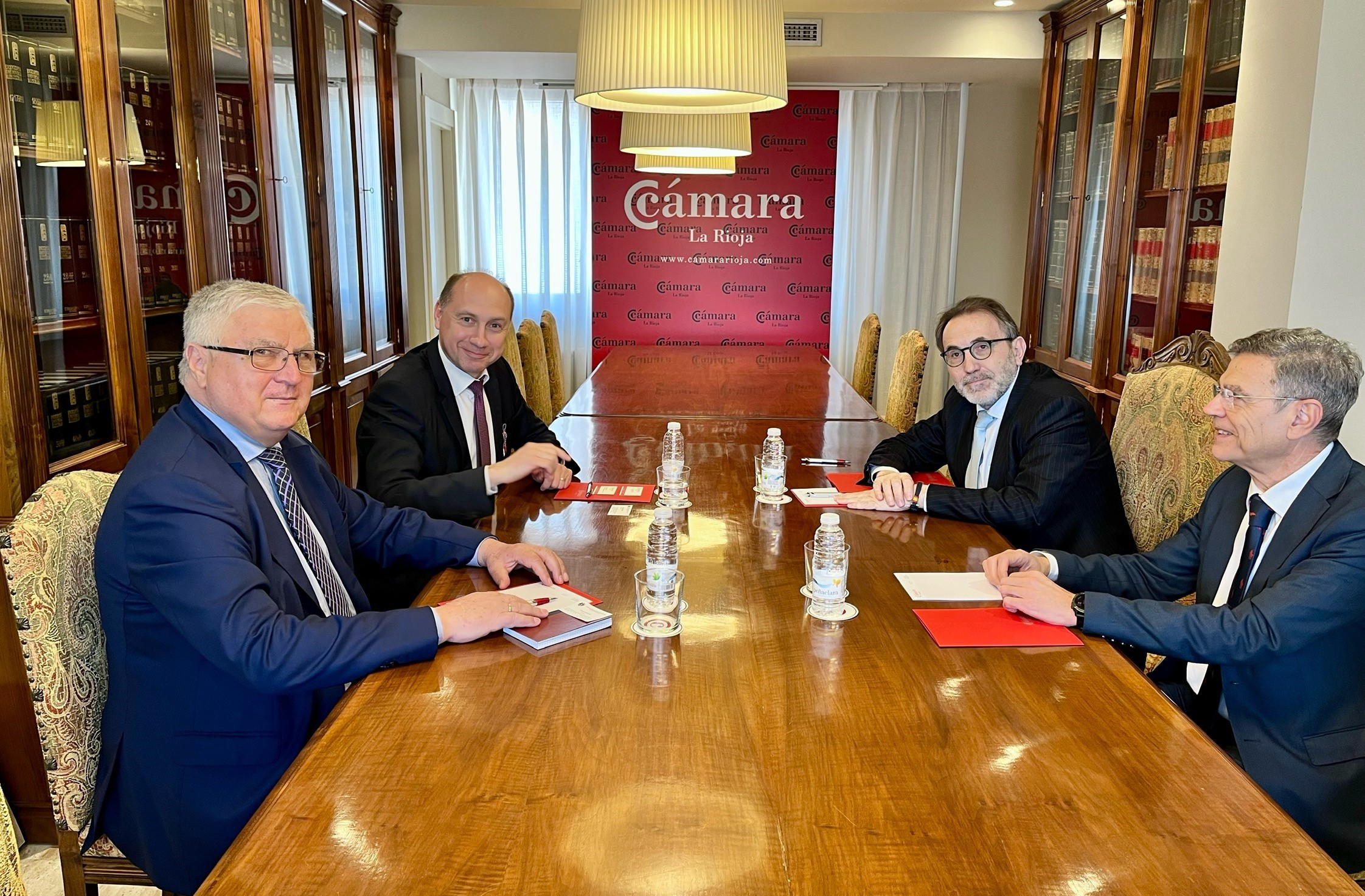 Visita del Embajador de Moldavia a la Cámara de Comercio de La Rioja
