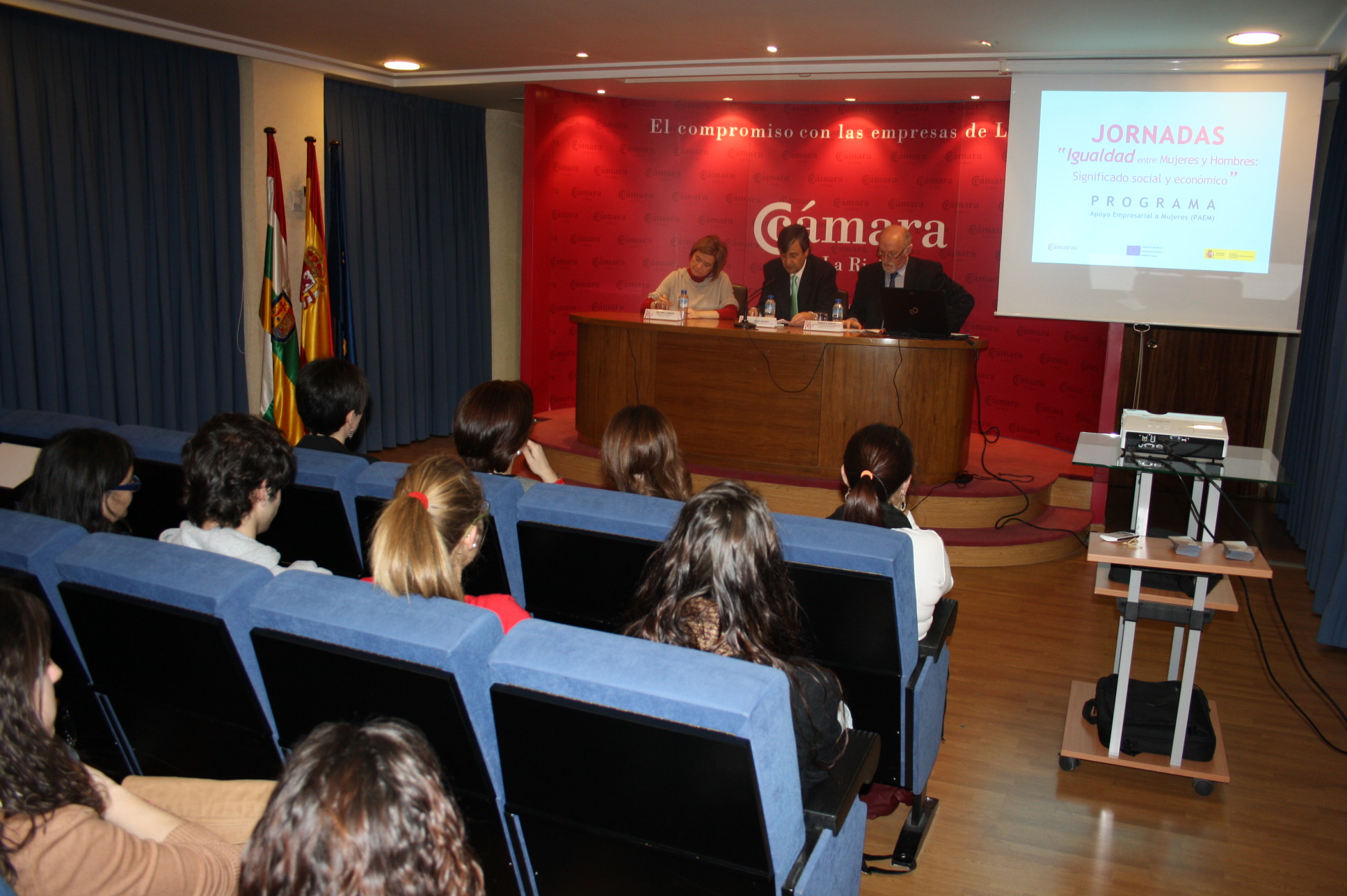La Cámara reivindica una mayor presencia de la mujer en los ámbitos económico y empresarial