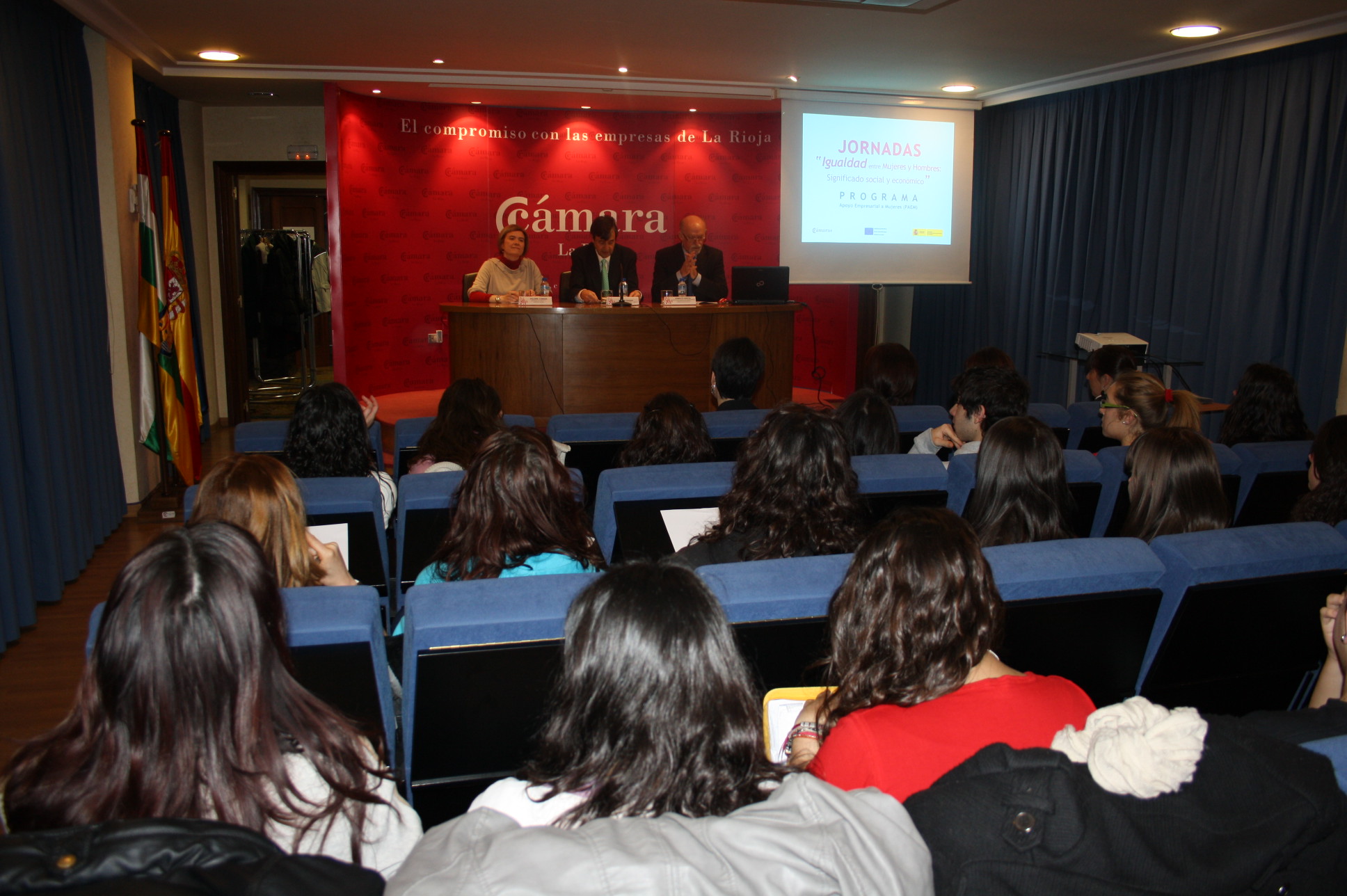 La Cámara reivindica una mayor presencia de la mujer en los ámbitos económico y empresarial