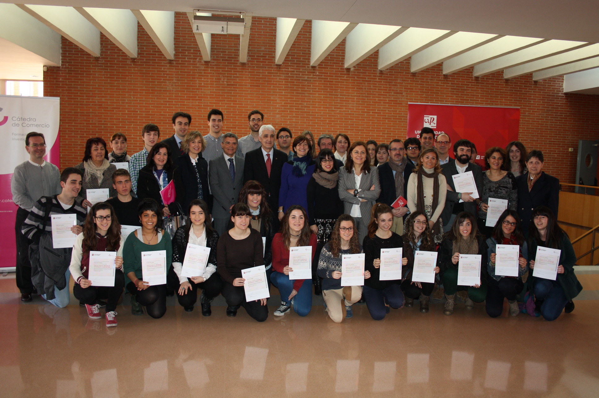 La Cátedra de Comercio entrega los diplomas a los alumnos de los Lunes del Comercio