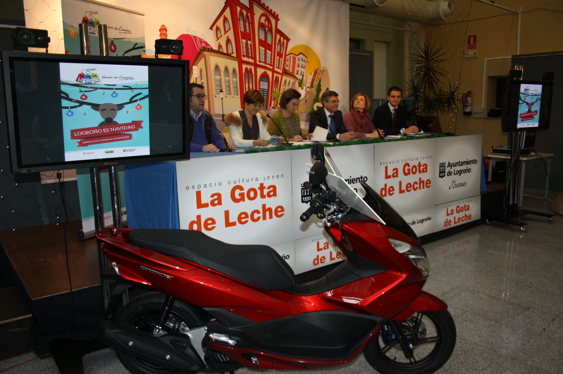 Logroño se abre a la Navidad para llenarse de la alegría de las familias y potenciar la actividad comercial y turística de la ciudad