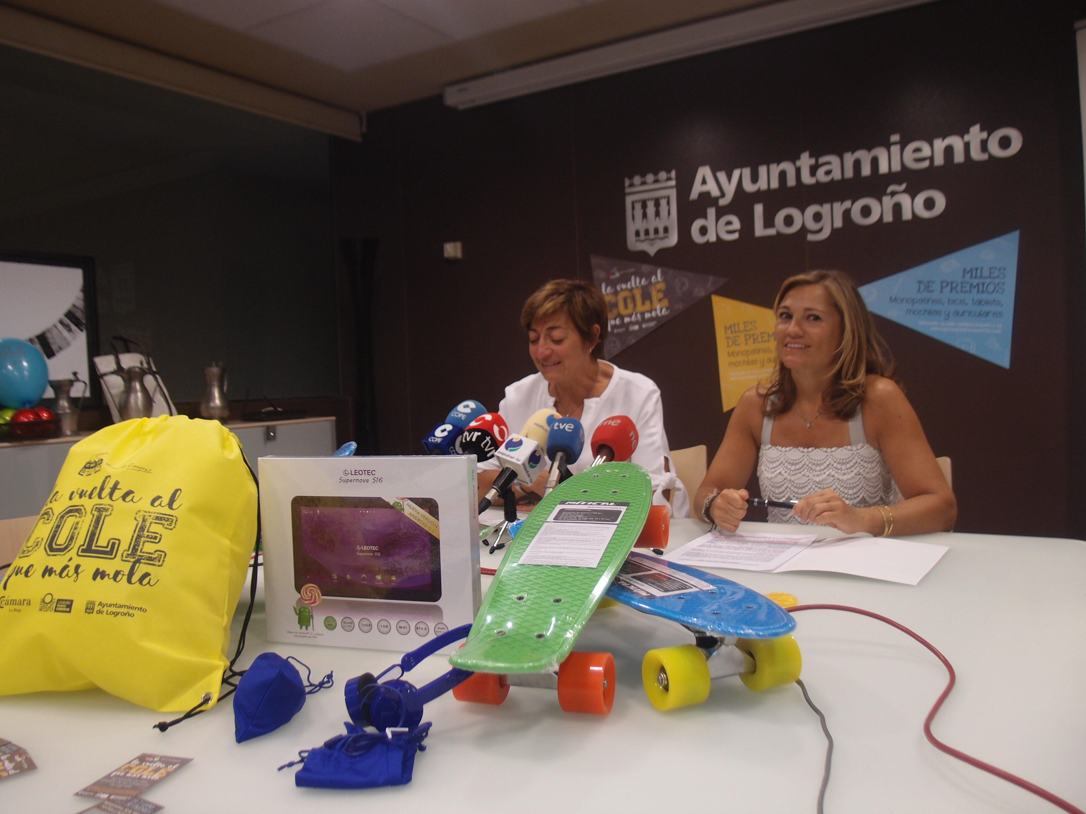Más de 200 comercios repartirán miles de regalos durante la campaña de la Vuelta al Cole 