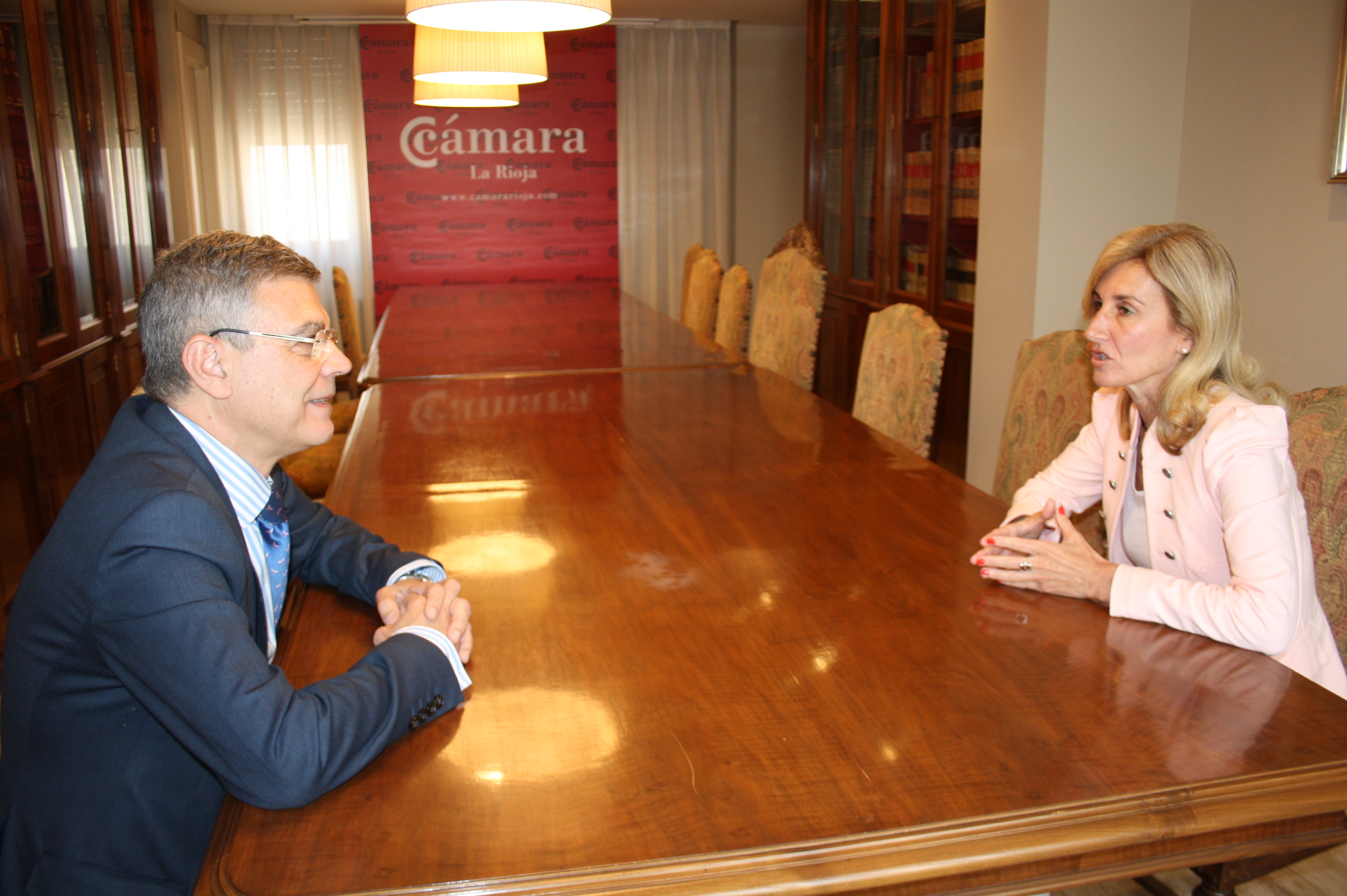 La Cámara de Comercio y SegurCaixa Adeslas firman un convenio de colaboración